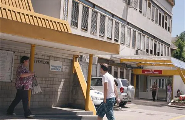  Ker v Cerknem nimajo dodatnih 44.000 evrov, je po vodi splavalo 89.000 državnih evrov in z njim prepotrebna obnova nujne medicinske pomoči