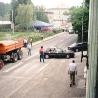 V Pivki so krajani 26. junija 1991 postavili barikado pri železniški postaji