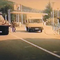 Tanki jugoslovanske vojske so 26. junija 1991 zgodaj popoldne ropotali skozi Podgrad