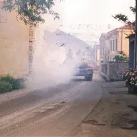 Hrumenje tankov skozi Vrhpolje v popoldanskih urah 26. junija 1991