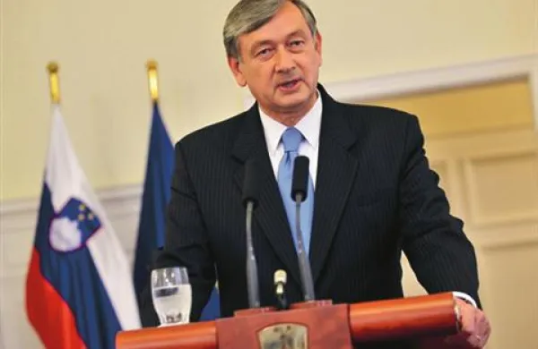 Predsednik Danilo Türk se bo danes v okviru delovnega obisku v New Yorku srečal s predsednikom Generalne skupščine Združenih narodov Josephov Deissom.
