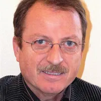 Pavle Plahutnik