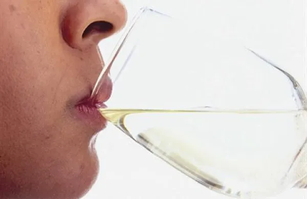 Pitje alkohola in vožnja nasbosta od petka udarili po žepu.