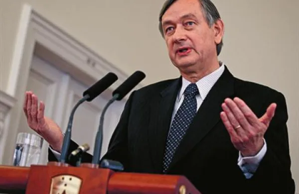 Predsednik republike Danilo Türk, ki je na delovnem obisku pri Združenih narodih v New Yorku, je novinarjem dejal, da ima glede slovenske kandidature za sedež v Varnostnem svetu Združenih narodov zelo dober občutek.