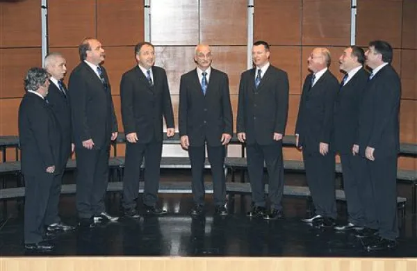Nonet Brda je prejel številna priznanja, pri ZKP RTV Slovenija pa je izdal dve zgoščenki. 