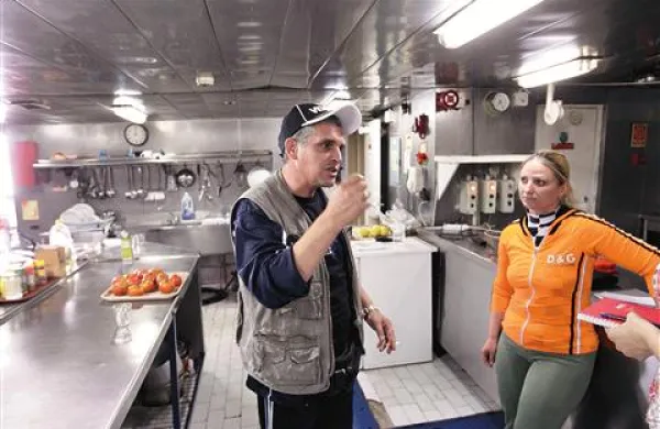 Zanfil in Mihaela že pet let skoraj brez dohodkov v “največjem stanovanju v Evropi s pogledom na morje”. 