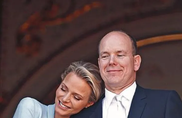 Monaški knez Albert II. s svojo izvoljenko Charlene Wittstock