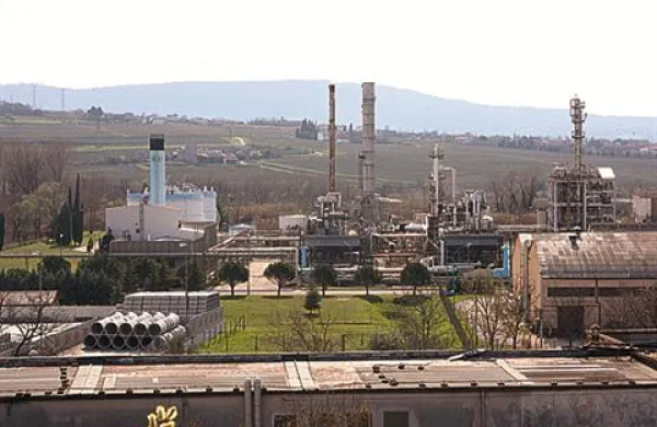 Z lastniki Kemiplasa je bil dosežen sporazum, po katerem bodo dekansko kemično tovarno končno zaprli.