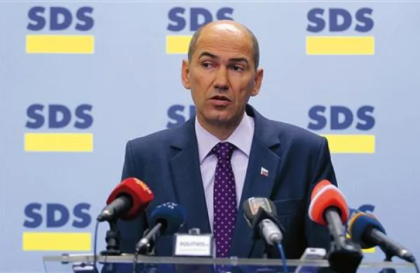 Janez Janša: “V tem, kar je ostalo od koalicije, nihče ne ve prav dobro, kdo pije in kdo plača” 