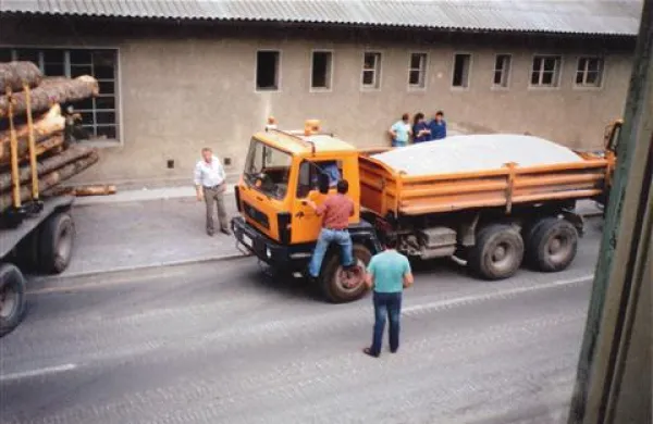 Tako je domačin s svojega okna zabeležil barikade 27. junija 1991.