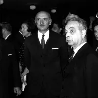 Arhitekt Edo Mihevc (prvi z leve) ob otvoritvi Kulturnega doma v Trstu 5. decembra 1964