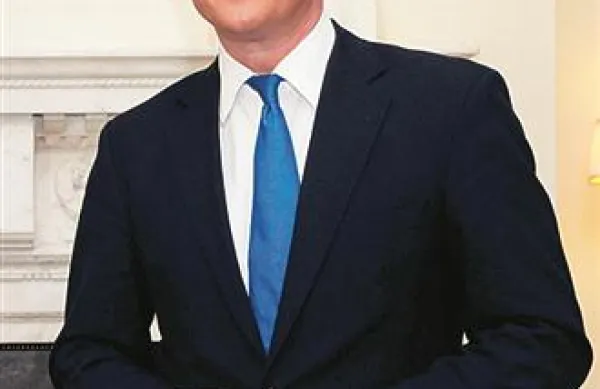 Britanski premier David Cameron naj bi v sredo objavil umik najmanj 500 vojakov iz Afganistana do konca leta 2012. 