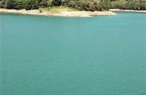 Večina jezer, gramoznic in manjših rek ni pod nadzorom 