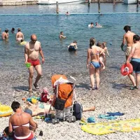 Zlasti v plitvinah se rade bohotijo bakterije 