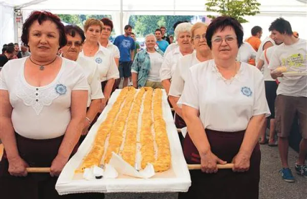 Rekordni &scaron;trukelj spet doma
