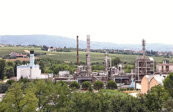 Zanimivo bo videti, s kakšno dejavnostjo bodo v prihodnje oplemenitili zdaj precej degradiran industrijski prostor na območju tovarne Kemiplas  