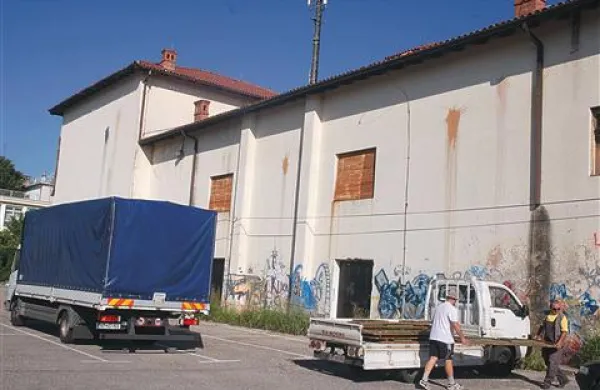 Na obnovo kulturnega doma čakajo že tako dolgo, da nekateri ne verjamejo več, da so bo sploh začela  