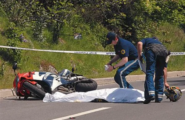 Na slovenskih cestah je lani umrlo za 50 odstotkov manj ljudi kot leto prej. 