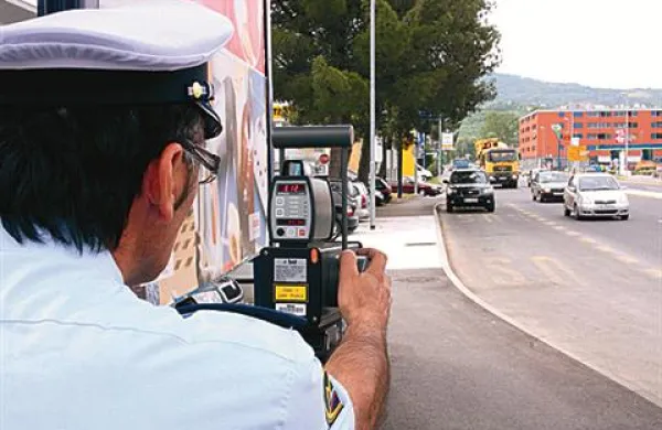 Policisti ocenjujejo, da je novi zakon prinesel za petino manj prekrškov. 