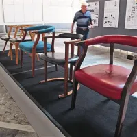 Manj znano je, da je Edo Mihevc oblikoval tudi stole