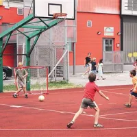 Na voljo je vrsta ustvarjalnih in športnih dejavnosti