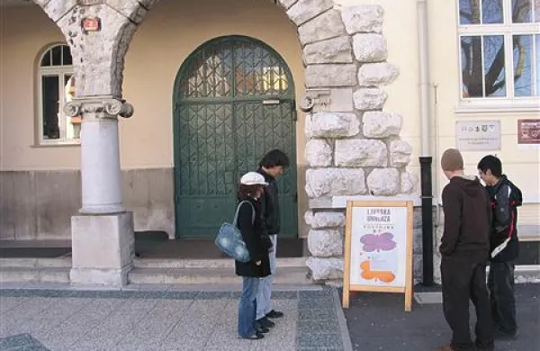 Na postojnski Višji strokovni šoli bodo jeseni uvedli tudi študij na daljavo