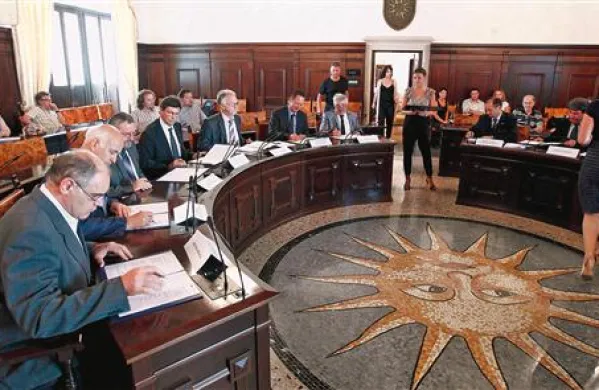 Z medobčinsko pogodbo so se župani zavezali, da bodo povezali kraški, ilirskobistriški in rižanski vodovodni sistem, zgradili in uredili infrastrukturo ter izboljšali kakovost vode.