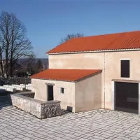 ... in po njej