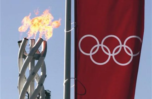 Organizatorji zimskih olimpijskih iger, ki bodo leta 2014 v ruskem Sočiju, bodo olimpijski ogenj prvič poslali tudi v vesolje. Fotografija je simbolična.