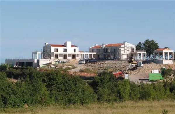 Turistična kmetija Bužekijan spet buri duhove