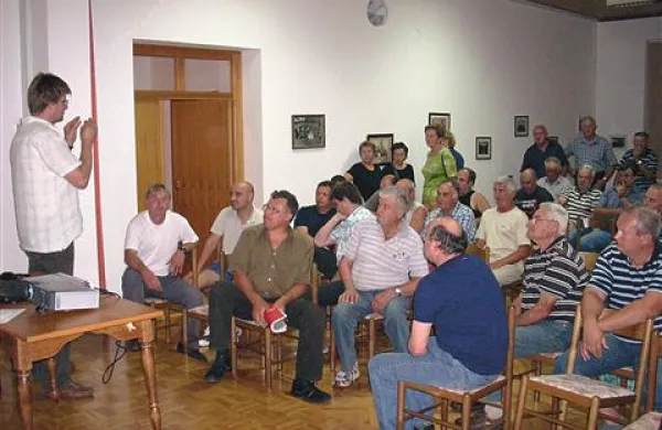 Košanska civilna iniciativa zahteva sklic izredne seje občinskega sveta in priložnost za popravni izpit pri umeščanju novega odseka avtoceste Jelšane-Divača/Postojna.