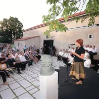 Slavnostna prireditev ob odprtju Muzeja slovenskih filmskih igralcev v Divači.