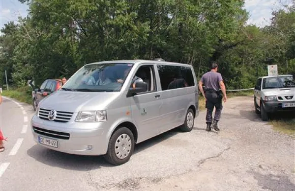 Po tem, ko so   našli truplo Tržačana, so začeli pospešeno iskati njegova morilca. 