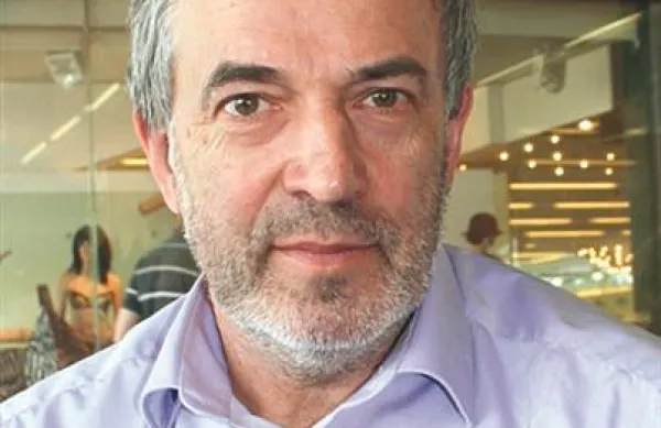 Publicist Igor Omerza je v soboto prejel dovoljenje za vpogled v dokumente, ki jih želi uporabiti pri dopolnitvi svoje knjige Od Belce do Velikovca ali Kako sem vzljubil bombo.