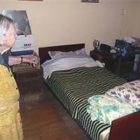 99-letna Angela se boji, da bodo novi sosedje hudo motili njen mir 