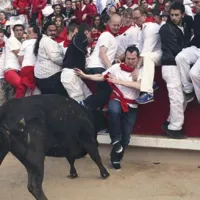 V minulih sedmih dneh je zaradi bikovih rogov poškodbe utrpelo več kot 40 ljudi.