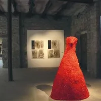 Interier bienala v nekdanjem skladišču pristanišča v Trstu 