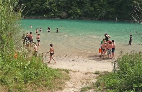 Britanski najstnik je z drevesa skočil v Sočo in zadel skalo