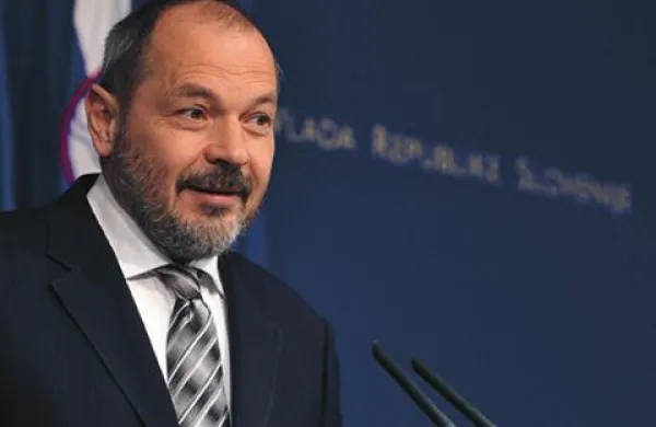 Minister za finance Franc Križanič je napovedal, da naj bi vlada danes brez večjih razprav rebalans že potrdila.