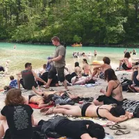 Festival s skupno okoli 10.000 obiskovalci je v polnem zamahu.