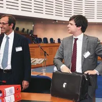 Odvetnika izbrisanih Anton Giulio Lana in Andrea Saccucci 