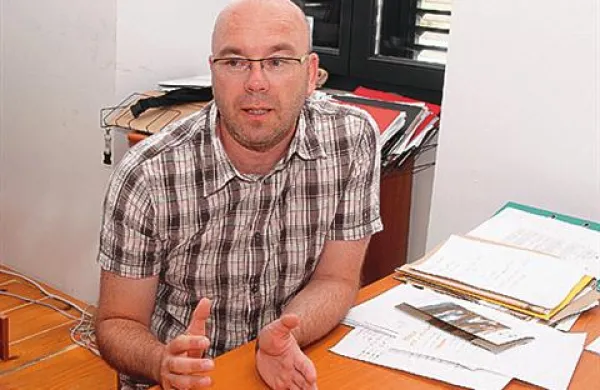 Andrej Sovinc opozarja, da krajinski park sega čez Dragonjo na levi breg reke vse do meje katastrske občine, meje parka v takšnem obsegu pa so bile določene že pred razpadom skupne države leta 1989.