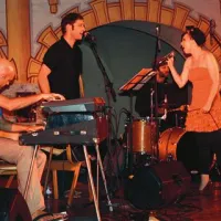   Vesna Zornik je odpela pesmi  s plošče Tango apasionada