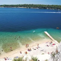 Hrvaško morje ostaja turistični magnet, ki vsako leto pritegne številne Primorce.