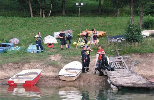 V iskalno akcijo so vključili tudi potapljače, ki so utopljenca našli v nekaj minutah.