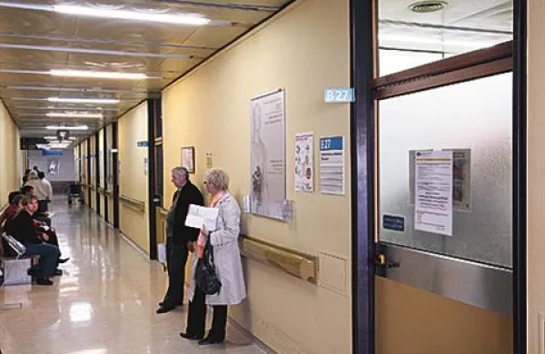 Po mnenju prostovoljnih zdravstvenih zavarovalnic bodo posledice participacij najbolj čutili bolniki, saj bodo morali določene storitve, ki jih obvezno zavarovanje ne bo krilo, plačevati sami.