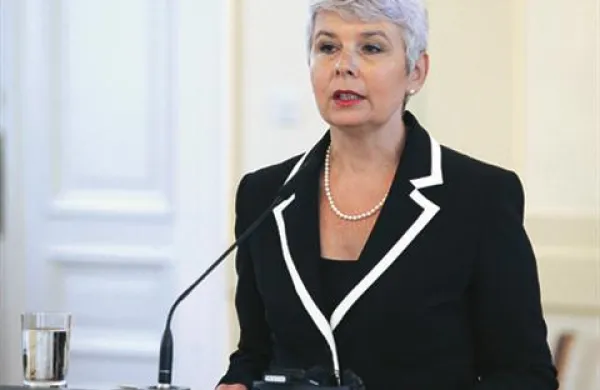 Jadranki Kosor se zdi  logično, da bi  Goranu Hadžiču sodila Hrvaška. 