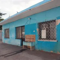 Zaradi pomanjkanja denarja bodo del slačilnic in tehničnih služb še vedno v zasilnih prostorih 
