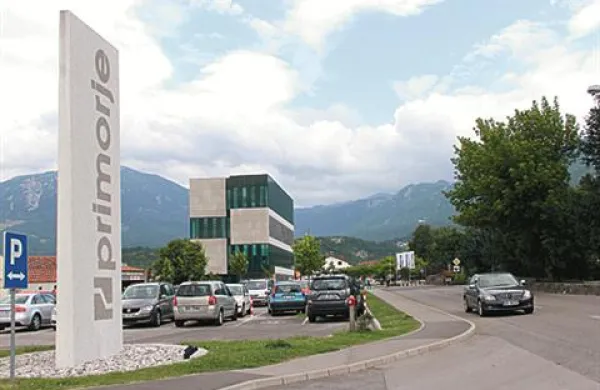 Ajdovsko Primorje je za dela v Beogradu, kjer bo gradilo dostopne ceste do novega mostu čez reko Savo, pri NKBM pridobilo bančne garancije.