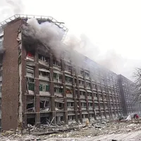 V bližini norveške vlade je danes ob 15.30 odjeknila močna eksplozija.